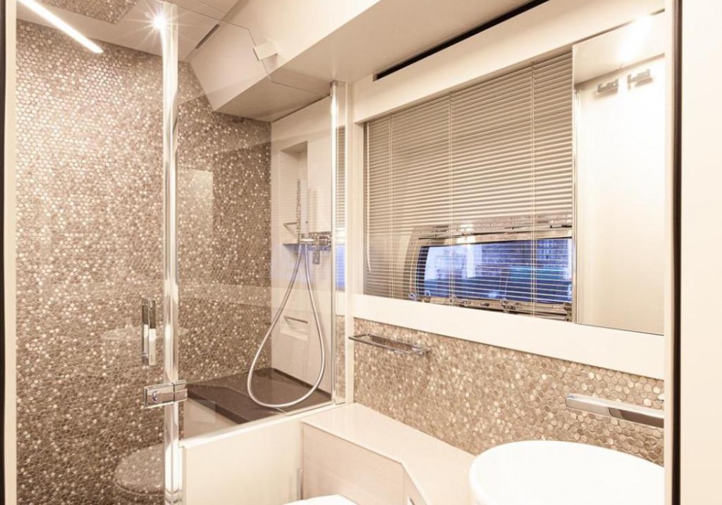 Pershing 7 X | Jacht makelaar | Shipcar Yachts Pershing 7 X | Jacht makelaar | Shipcar Yachts