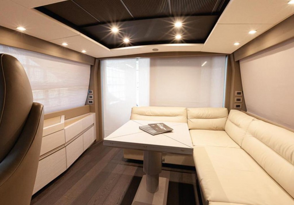 Pershing 7 X | Jacht makelaar | Shipcar Yachts Pershing 7 X | Jacht makelaar | Shipcar Yachts