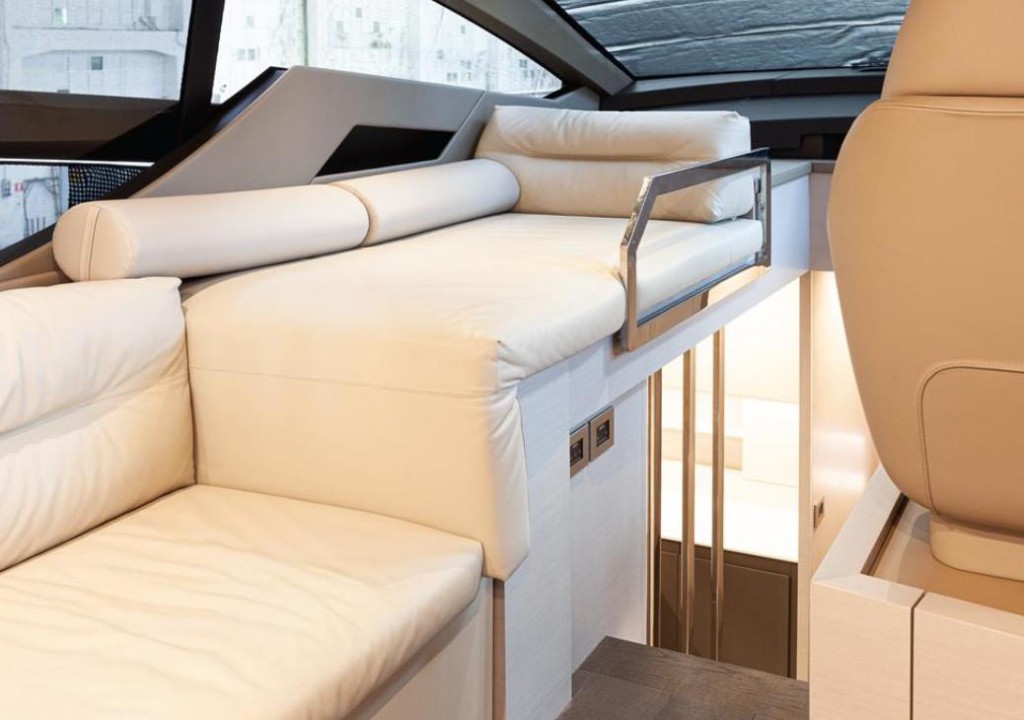 Pershing 7 X | Jacht makelaar | Shipcar Yachts Pershing 7 X | Jacht makelaar | Shipcar Yachts