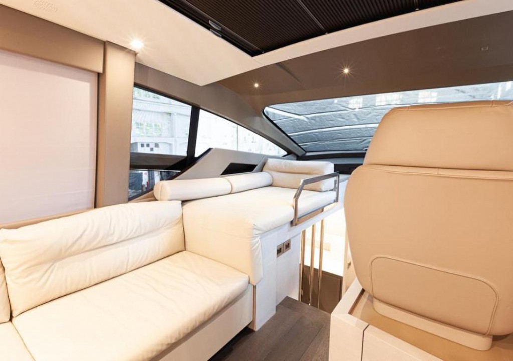 Pershing 7 X | Jacht makelaar | Shipcar Yachts Pershing 7 X | Jacht makelaar | Shipcar Yachts