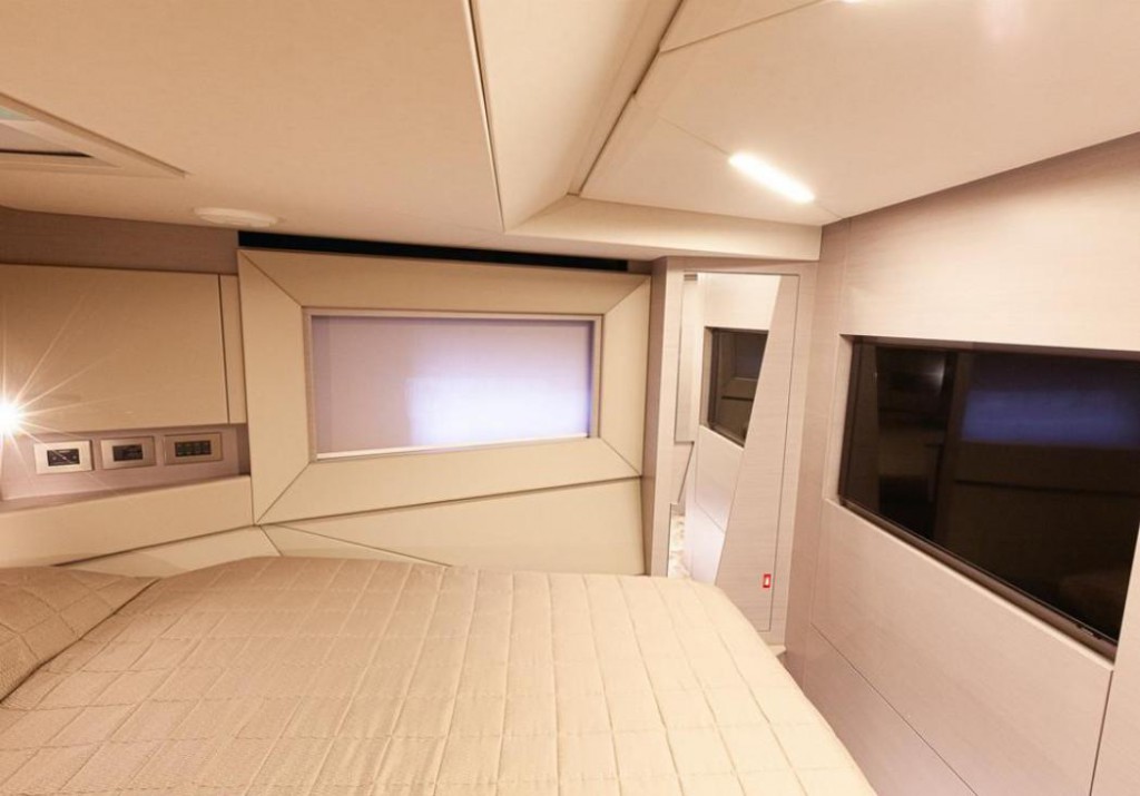 Pershing 7 X | Jacht makelaar | Shipcar Yachts Pershing 7 X | Jacht makelaar | Shipcar Yachts