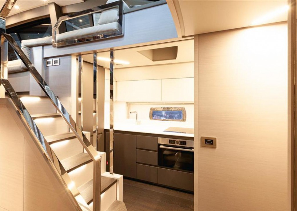 Pershing 7 X | Jacht makelaar | Shipcar Yachts Pershing 7 X | Jacht makelaar | Shipcar Yachts