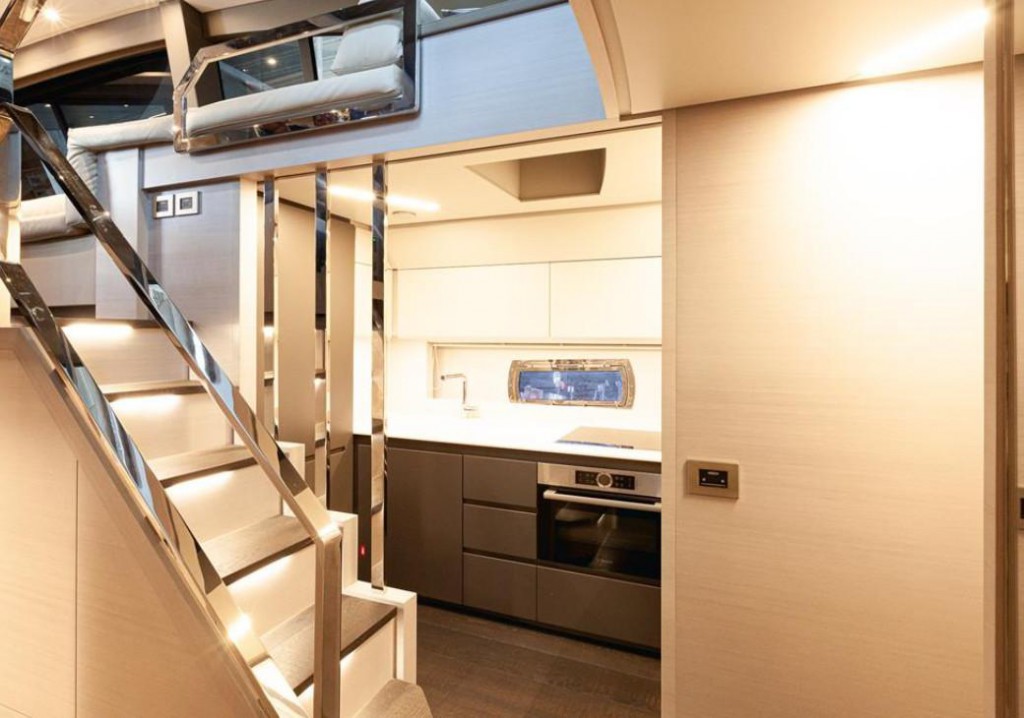 Pershing 7 X | Jacht makelaar | Shipcar Yachts Pershing 7 X | Jacht makelaar | Shipcar Yachts