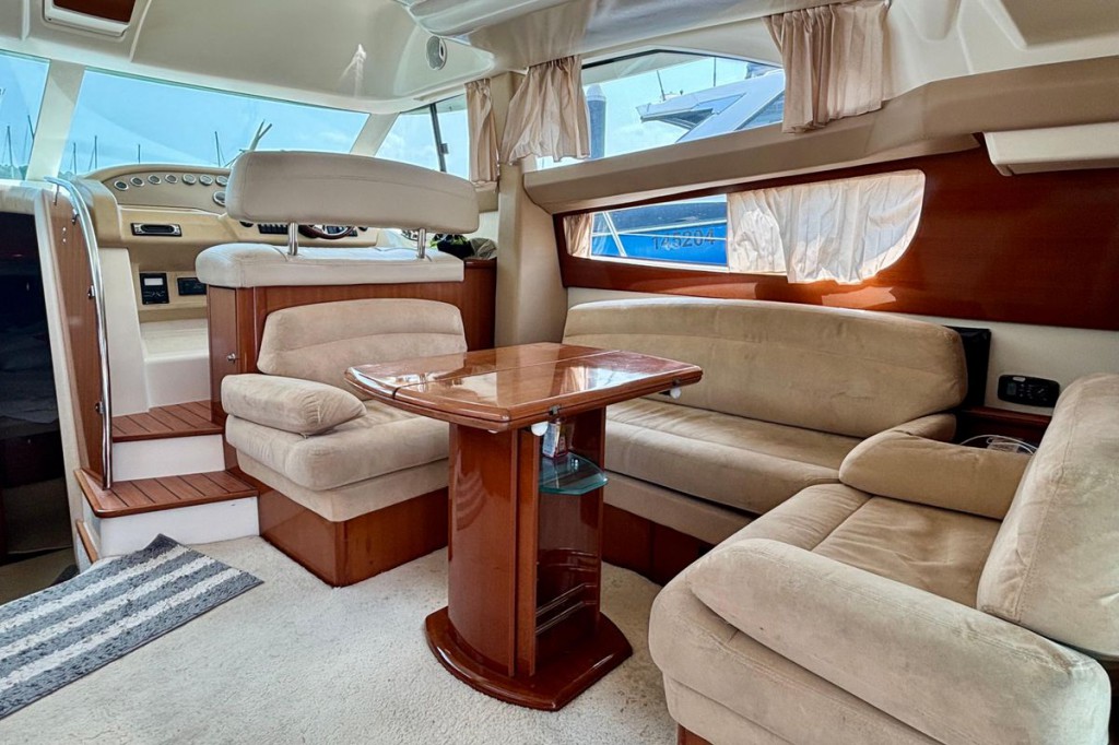 Prestige 42 Fly | Jacht makelaar | Shipcar Yachts Prestige 42 Fly | Jacht makelaar | Shipcar Yachts