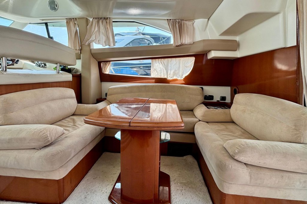 Prestige 42 Fly | Jacht makelaar | Shipcar Yachts Prestige 42 Fly | Jacht makelaar | Shipcar Yachts