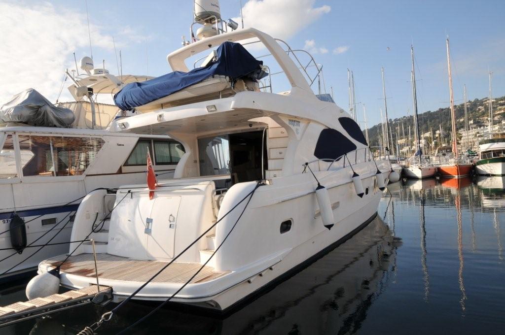 Majesty 61 | Jacht makelaar | Shipcar Yachts