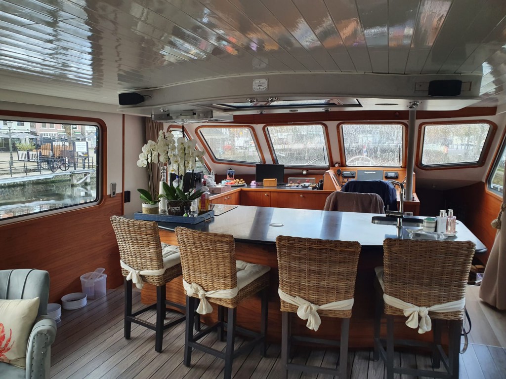 Jacabo 2300 (Varend woonschip) | Jacht makelaar | Shipcar Yachts