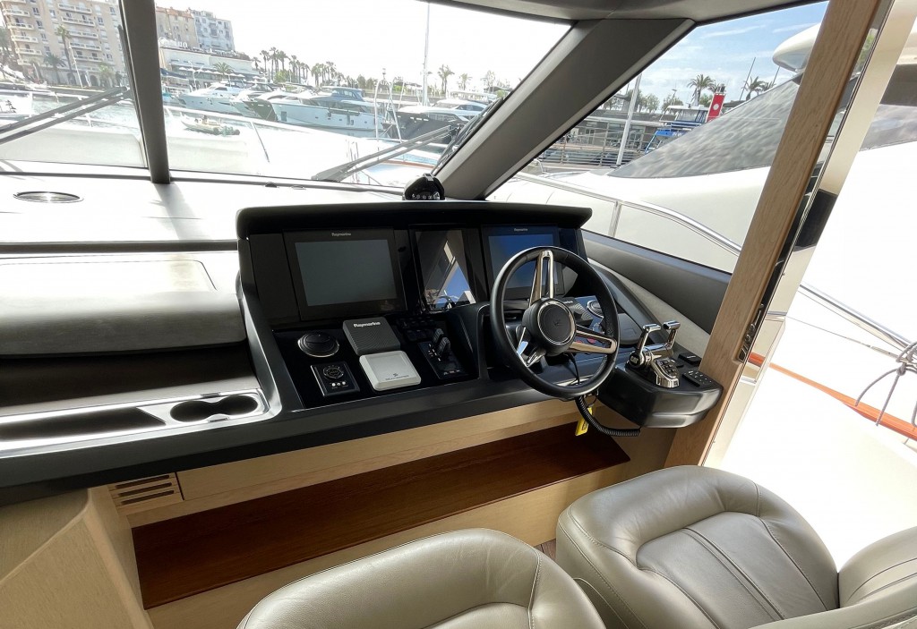 Princess 75 HT | Jacht makelaar | Shipcar Yachts Princess 75 HT | Jacht makelaar | Shipcar Yachts