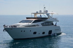 Ferretti 800 HT | Jacht makelaar | Shipcar Yachts