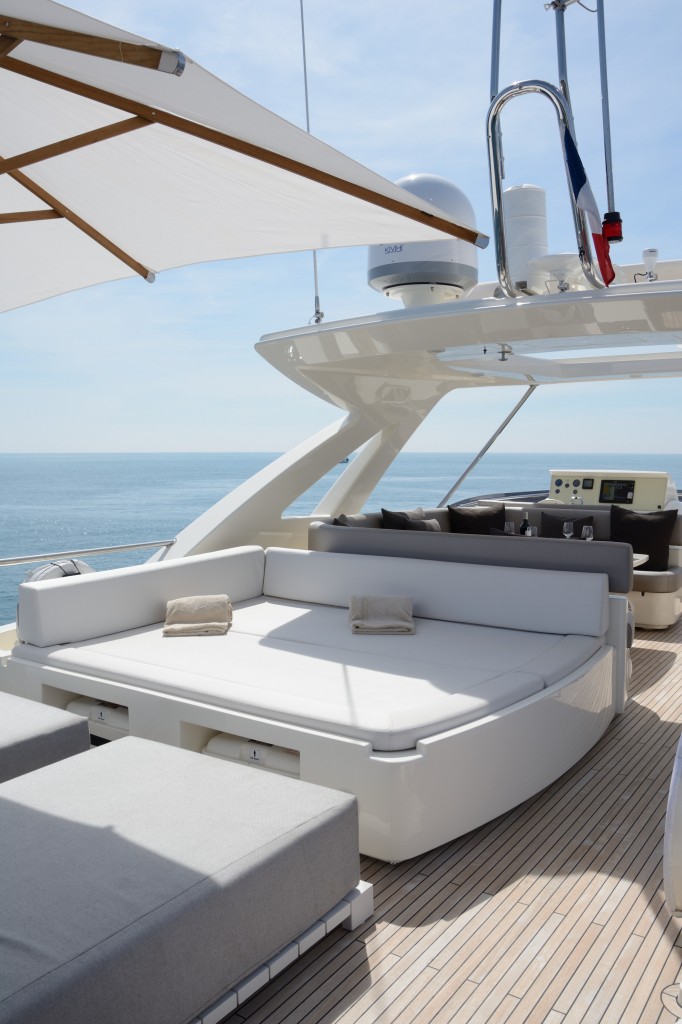 Ferretti 800 HT | Jacht makelaar | Shipcar Yachts