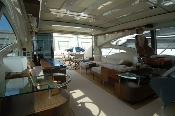 Azimut 68 S | Jacht makelaar | Shipcar Yachts