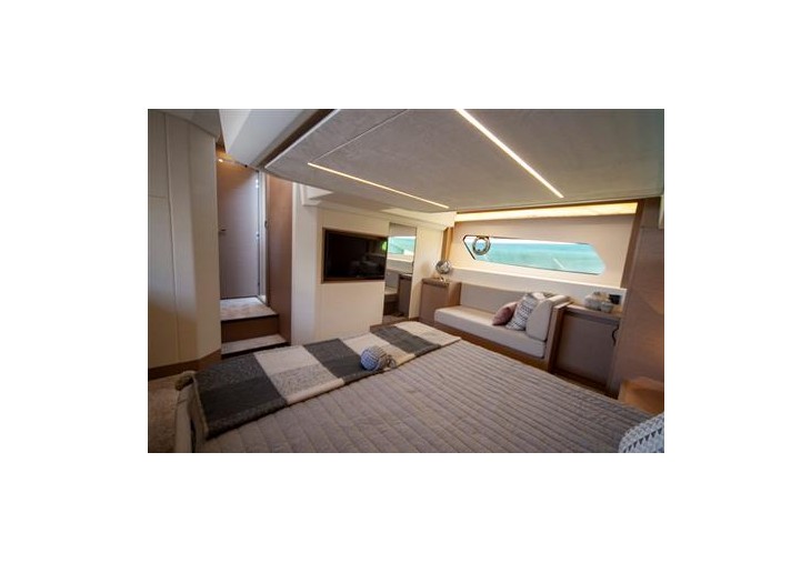 Prestige 460 Fly | Jacht makelaar | Shipcar Yachts