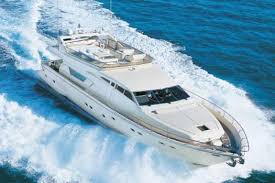 Ferretti 210 Fly | Jacht makelaar | Shipcar Yachts