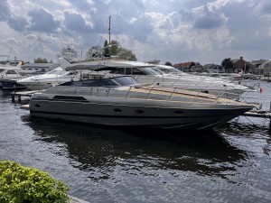 Pershing 40 | Jacht makelaar | Shipcar Yachts