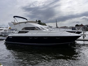 Fairline Phantom 42 | Jacht makelaar | Shipcar Yachts