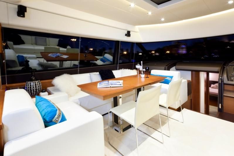 Prestige 620 Fly | Jacht makelaar | Shipcar Yachts