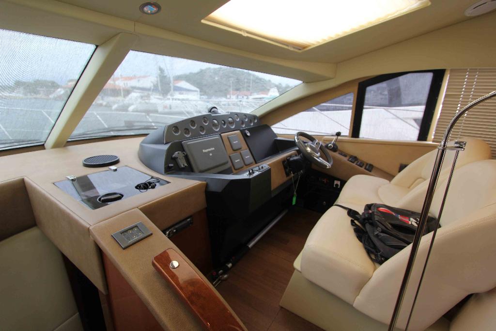 Sealine  T50 | Jacht makelaar | Shipcar Yachts